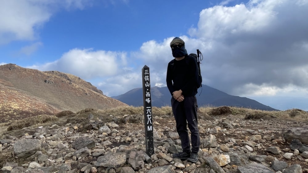 三俣山・西峰での記念撮影